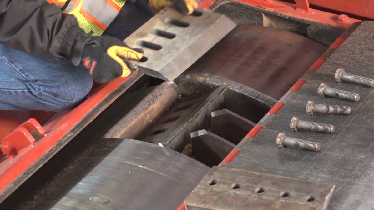 How to Change a Drum Chipper Knife